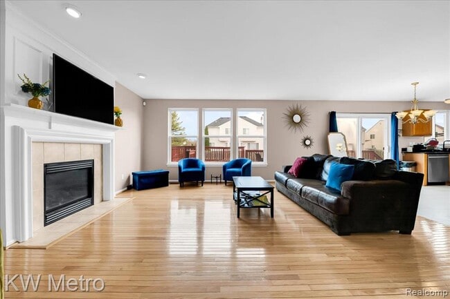 Building Photo - 7696 Henley Dr