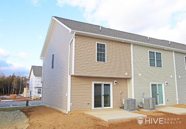 Building Photo - Brand-New End Unit Townhome in Harrisonburg!