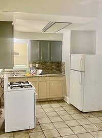 Building Photo - 10924 S Indiana Ave