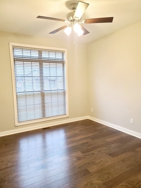 Building Photo - 620 Montrose Dr