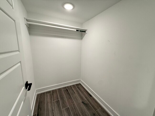 Building Photo - 809 N 17th St