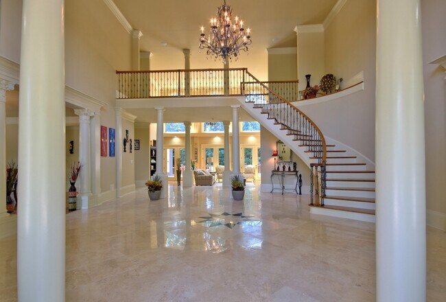 Building Photo - 335 Birkdale Dr