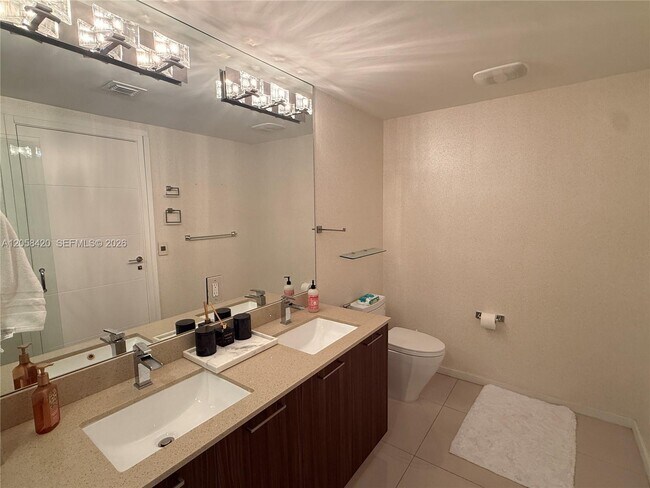 Building Photo - 5300 Paseo Blvd