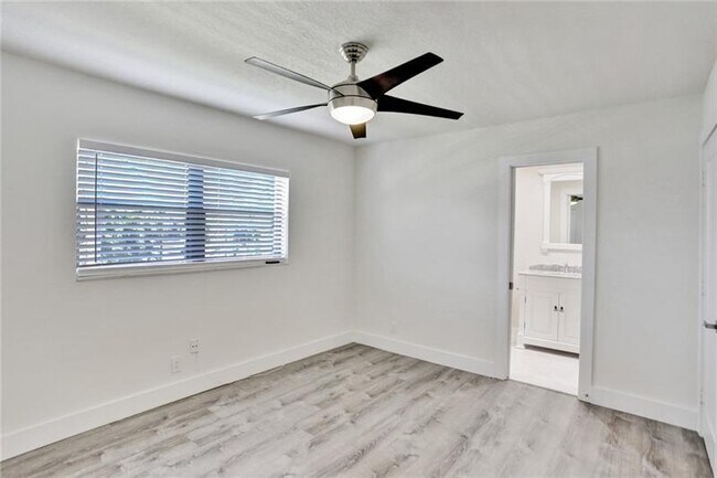 Building Photo - 4300 S Ocean Blvd