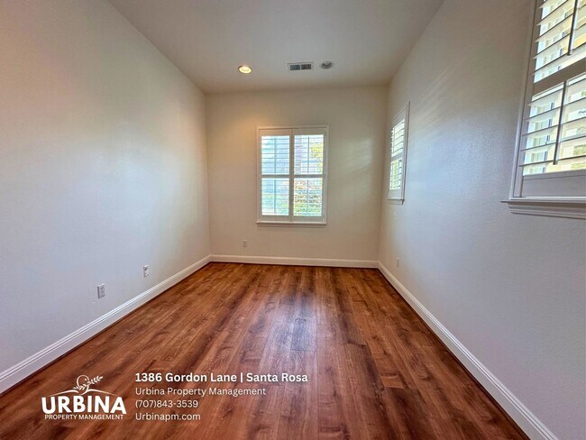 Building Photo - 1386 Gordon Ln