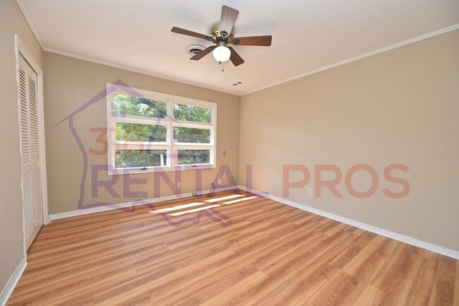 Building Photo - 1707 Lind Dr