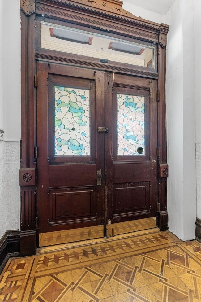 Building Photo - Huge Brick House in Victorian Village/Short North, Beautiful Woodwork 3 Car Garage and Swimming pool