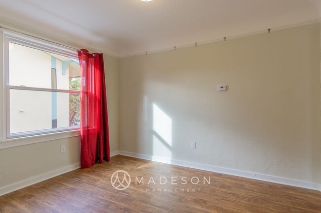 Building Photo - Charming First Hill Single Family House wi...