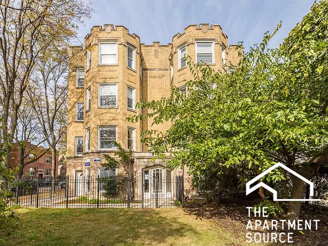 Building Photo - 2722 W Logan Blvd