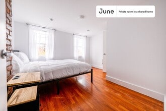 Building Photo - Room in Shared 3 bed/1 bath home in Bushwick