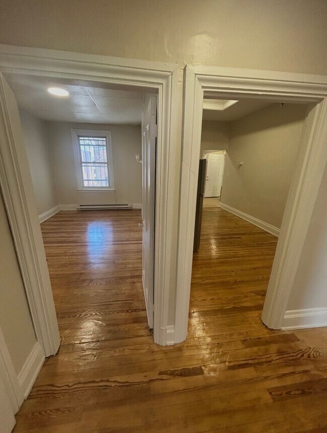 Building Photo - 32 W High St