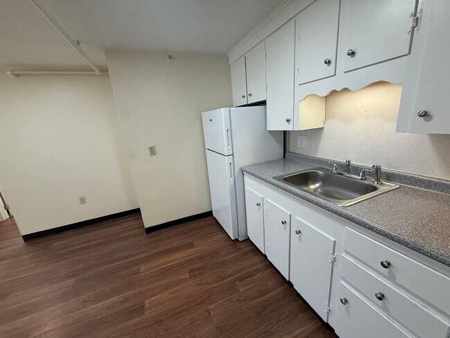 Building Photo - 93 West St