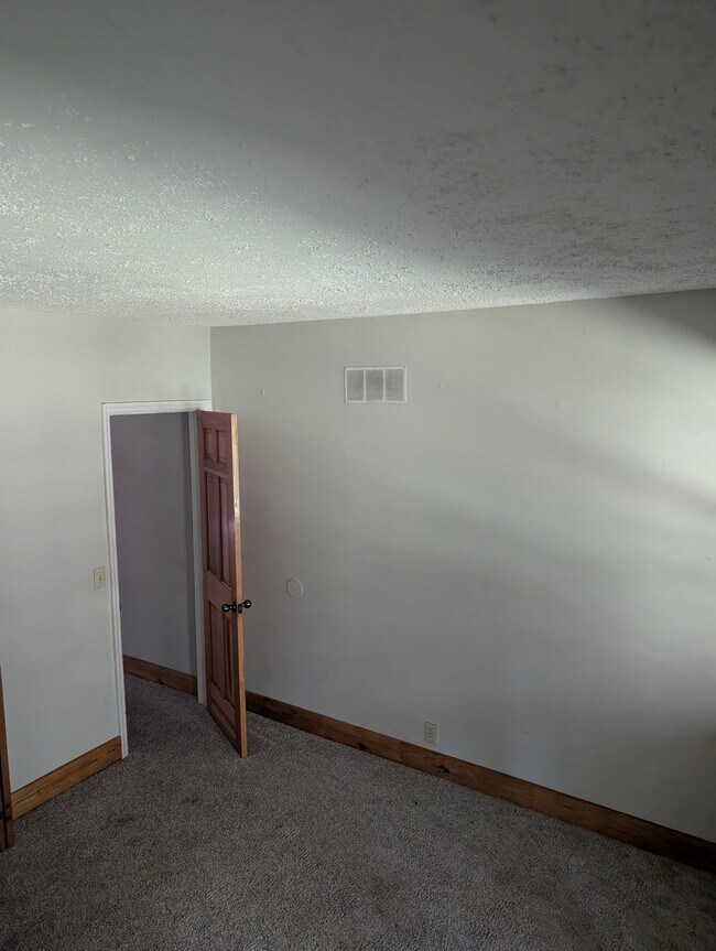 Building Photo - 6060 E Forest Trail Dr