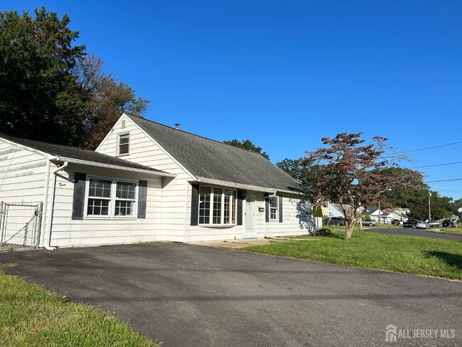 Building Photo - 3 Stiles Rd