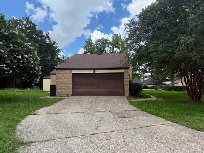 Building Photo - 13103 Holston Hills Dr