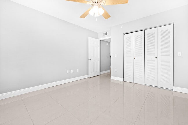 Building Photo - 4041 San Marino Blvd