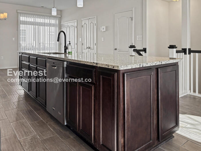 Building Photo - 10612 Presidential Pkwy