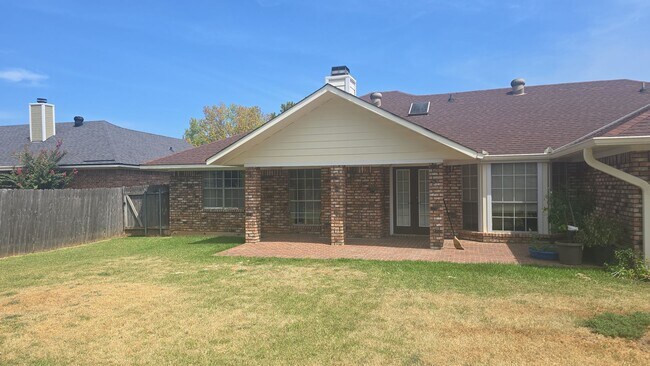 Building Photo - 466 Mayfair Ct