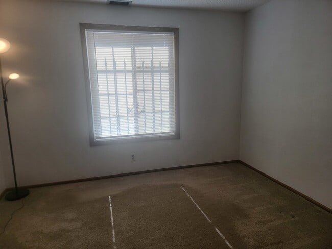 Building Photo - 309 W 24th Pl