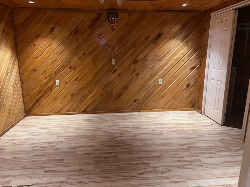 Building Photo - 1574 Armstrong Rd