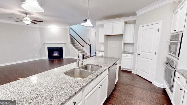 Building Photo - 2455 Westlington Cir