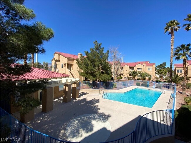 Building Photo - 900 Heavenly Hill Ct