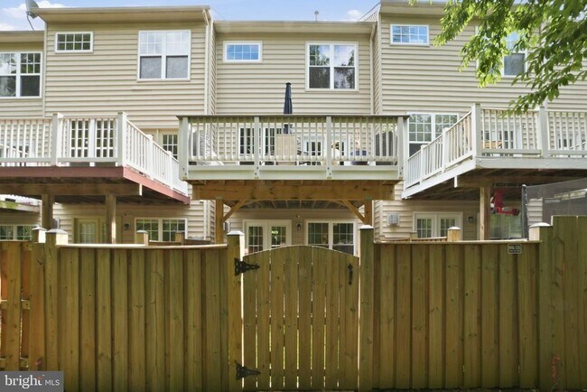 Building Photo - 8133 Dove Cottage Ct