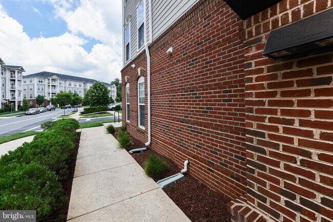 Building Photo - 3910 Doc Berlin Dr