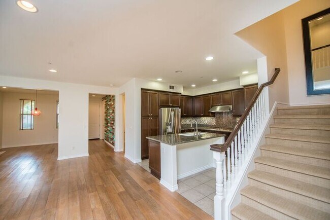 Building Photo - Pacific Shores