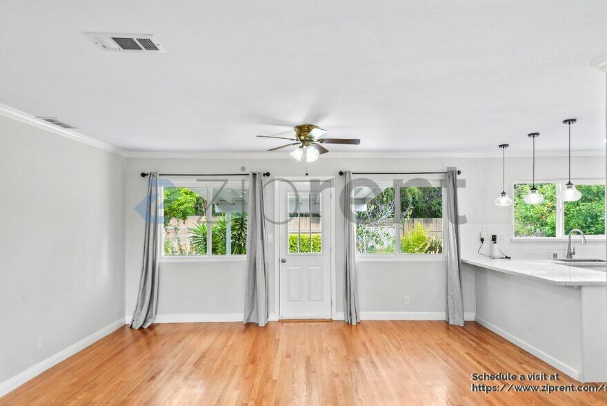 Building Photo - 8367 Cavalier Ln