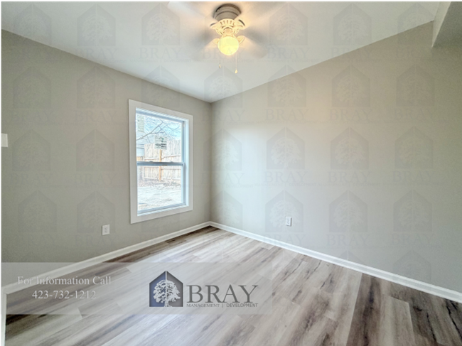 Building Photo - Recently Renovated Home with Fenced Yard in Kingsport