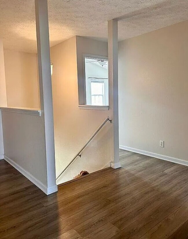 Building Photo - 3/4 Bedroom House - Harrison Schools