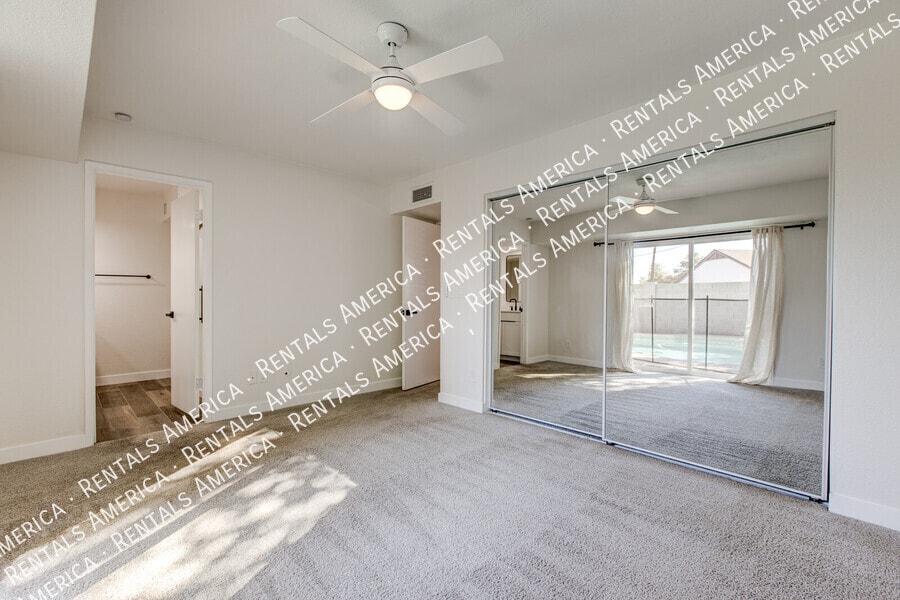 Building Photo - 819 W Ross Ave