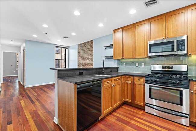 Building Photo - 508 Grand St