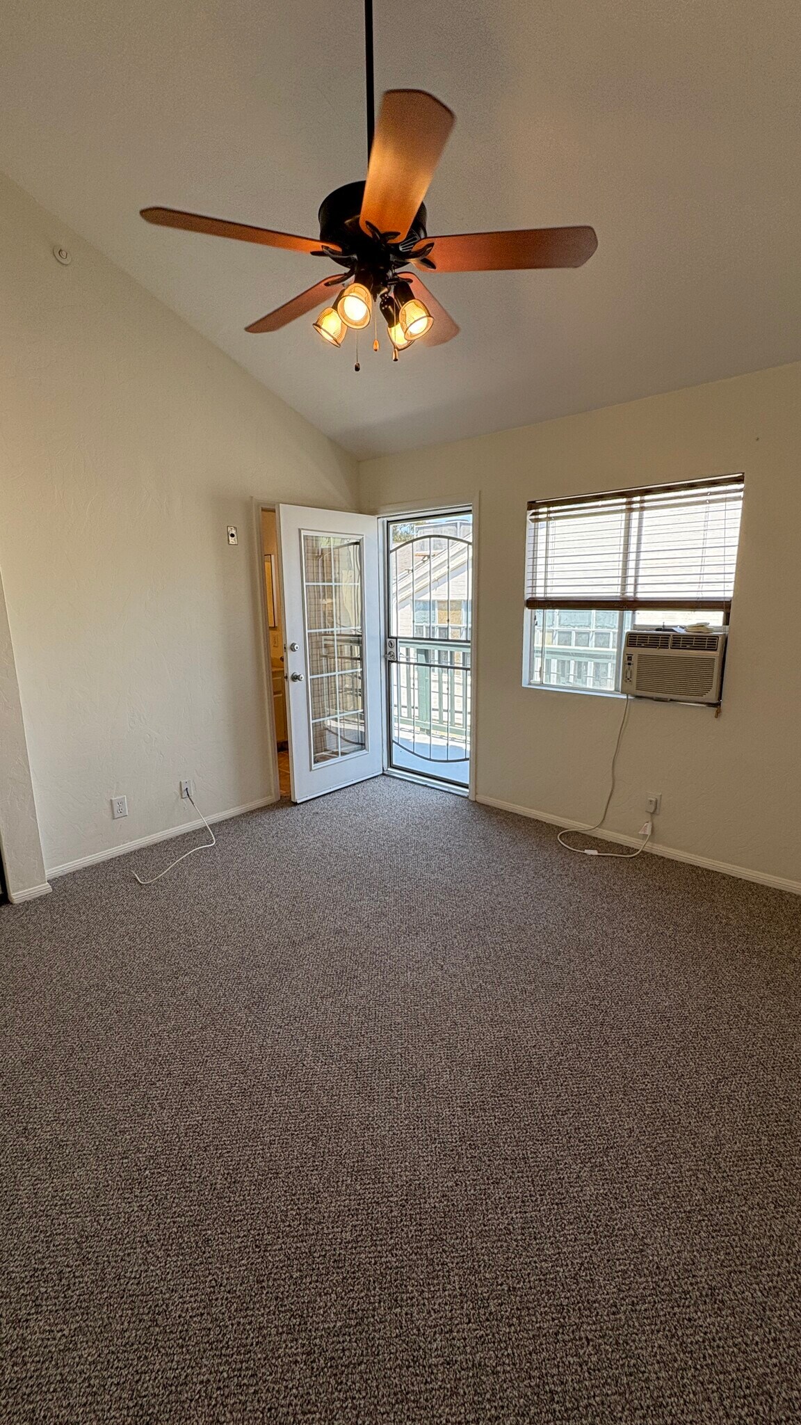 Building Photo - 3865 Albatross St