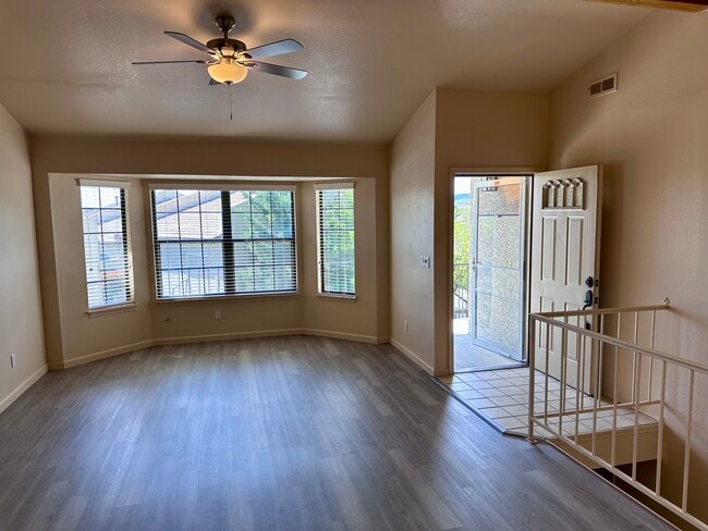 Building Photo - 11456 N Fairway Dr