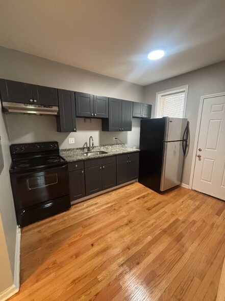 Primary Photo - 6800 S Harper Ave