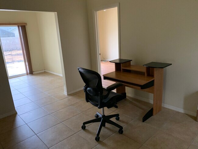 Building Photo - 2832 Oak Shore Rd