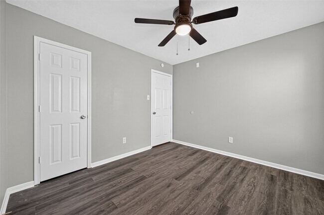 Building Photo - 8010 Indian Desert Dr