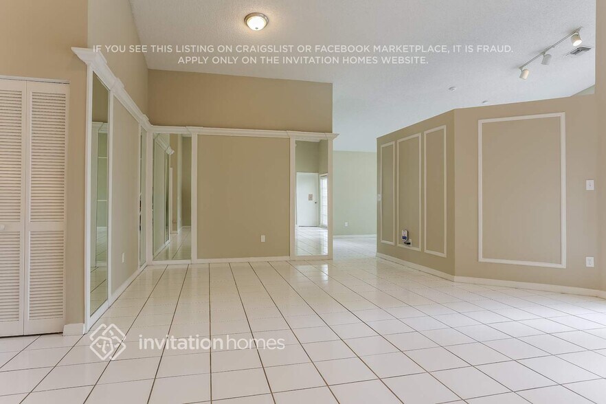Building Photo - 576 NW 48th Ave