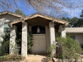 Building Photo - 7513 Vista Del Arroyo Ave NE