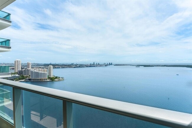 Building Photo - 1331 Brickell Bay Dr
