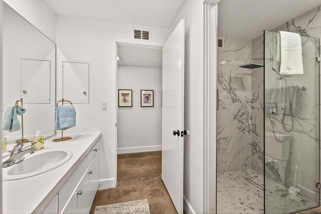 Building Photo - 76790 Lark Dr