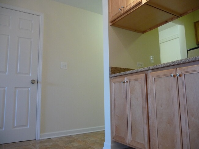 Building Photo - 5200 Carriageway Dr