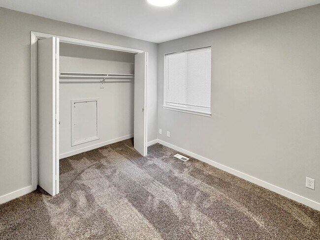 Building Photo - 7053-7055 W Ustick Rd