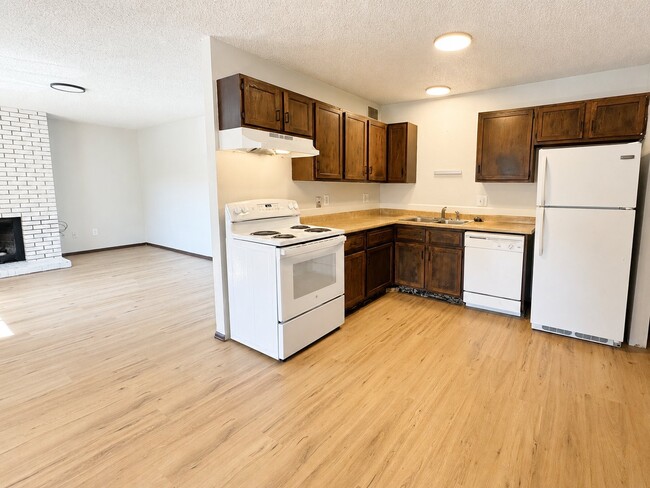 Building Photo - 139 Juniper Pl