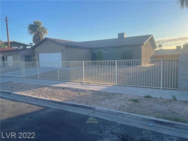 Building Photo - 4966 Andover Dr