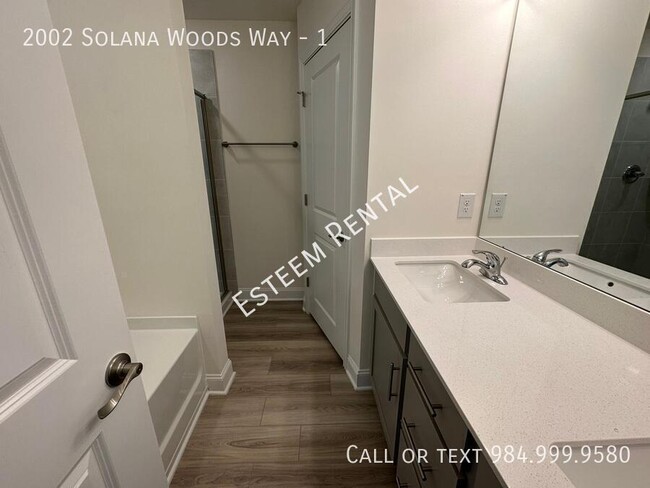 Building Photo - 2002 Solana Wds Dr