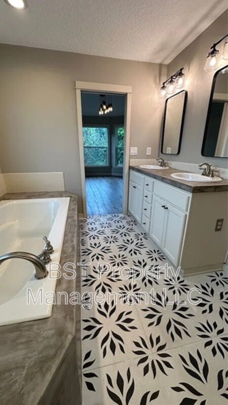 Building Photo - 25130 Rancho Lobo Ct