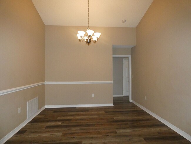 Building Photo - Charming Brick Home - Jaimee's Ridge